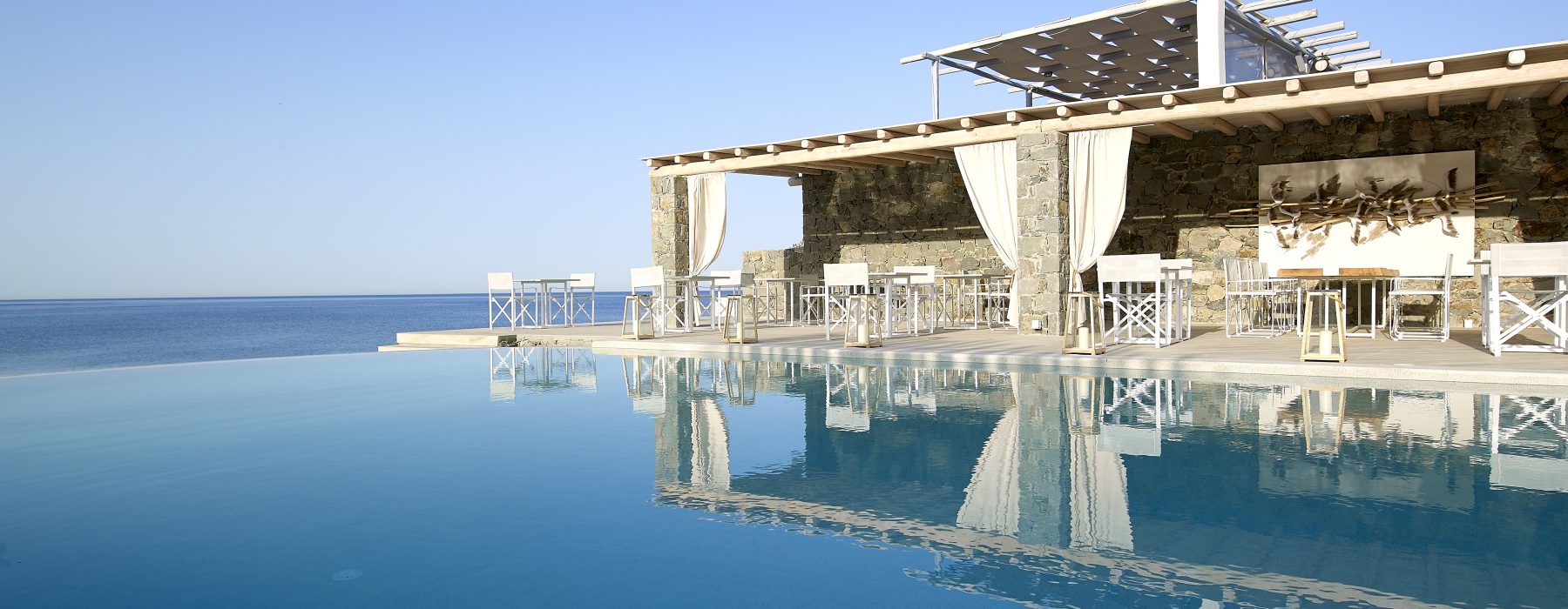 Artemis Deluxe Rooms – Μήλος