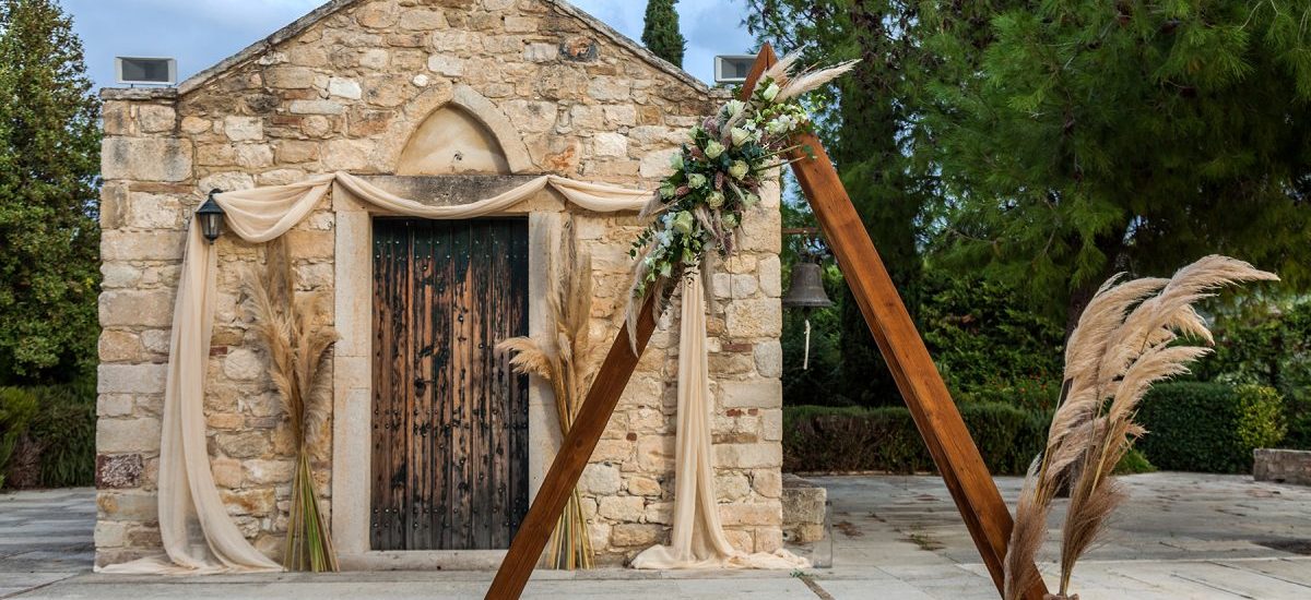 Eri’s Minimal Weddings
